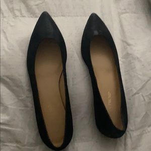 Ivanka Trump black flats